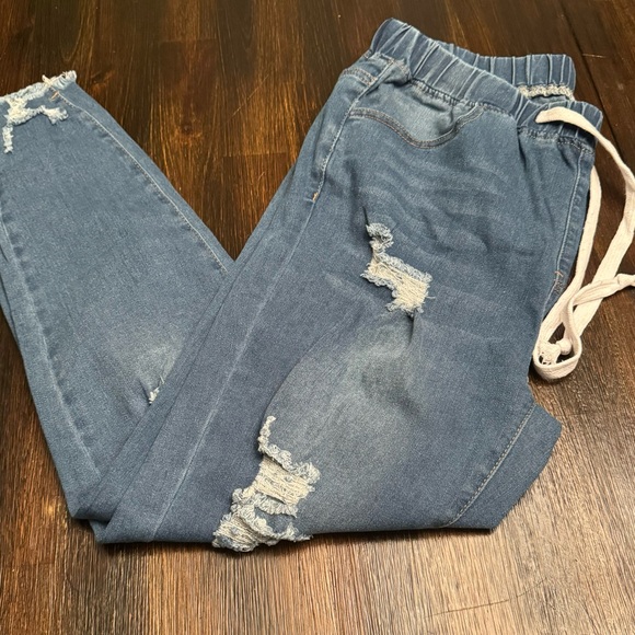 Shein Elastic Plus Size Distressed Jeans Size 1X - Picture 7 of 8